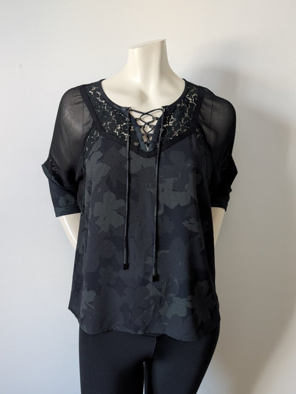 Lady Dutch High Society - Floral Jacquard Lace-Yoke Boho Blouse - Size S